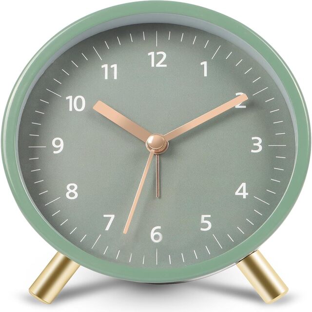 Silent Analog Alarm Clock – Battery Operated Non-Ticking with Light Classic Metal Design for Bedroom