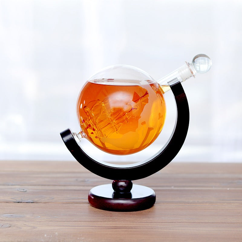 Globe Whiskey Decanter Set – 850ml Handcrafted Glass with 2 Globe Glasses