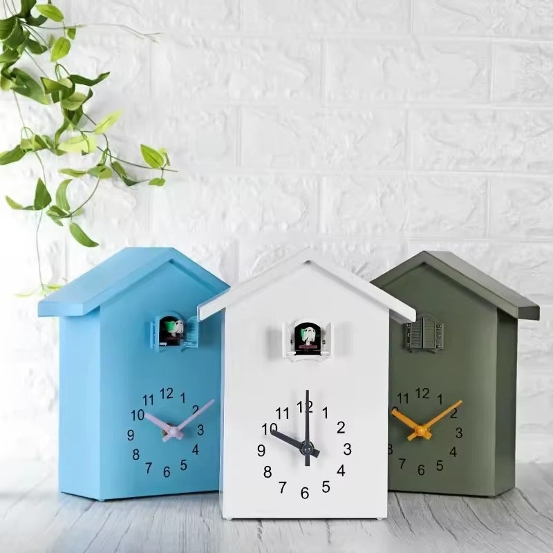 Cuckoo Clock with Pendulum – Battery-Powered Cuckoo Sound for Living Room Décor