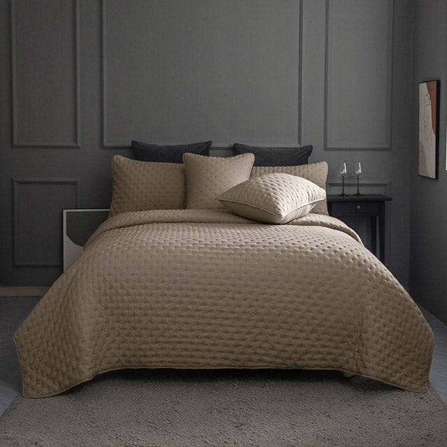 Luxury 3-Piece Quilted Bedspread Set – Ultra-Soft Reversible Microfiber with Embossed Pattern & Pillow Shams