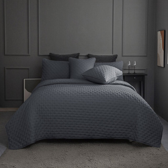 Luxury 3-Piece Quilted Bedspread Set – Ultra-Soft Reversible Microfiber with Embossed Pattern & Pillow Shams