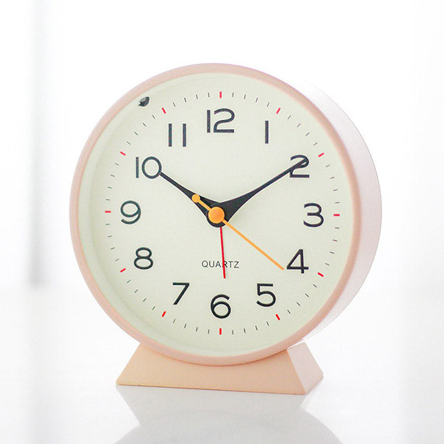 Retro Silent Alarm Clock – Battery-Operated Non-Ticking with Light for Bedroom or Desk