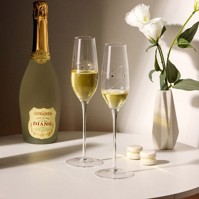 Engraved Crystal Champagne Flutes – Pack of 2 Carved Design High-Foot Glasses