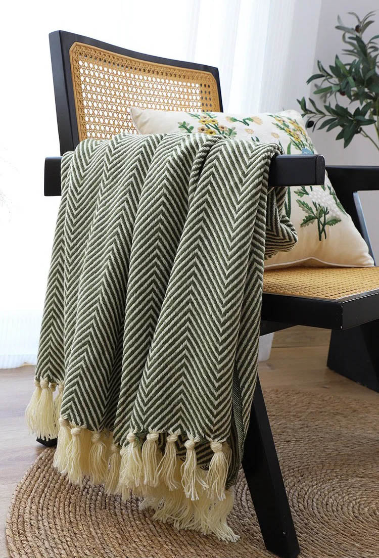 Elegant Knitted Throw Blanket with Tassels – Soft Reversible Sofa & Bed Cover