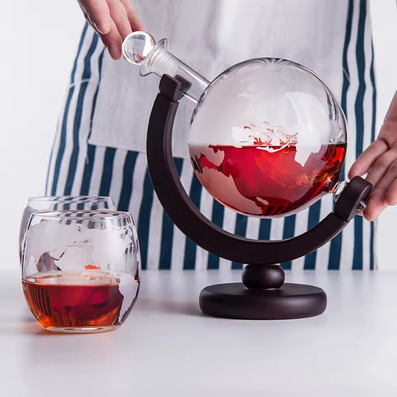 Globe Whiskey Decanter Set – 850ml Handcrafted Glass with 2 Globe Glasses