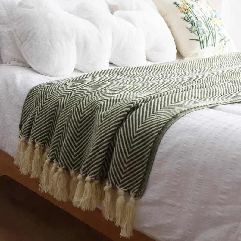 Elegant Knitted Throw Blanket with Tassels – Soft Reversible Sofa & Bed Cover