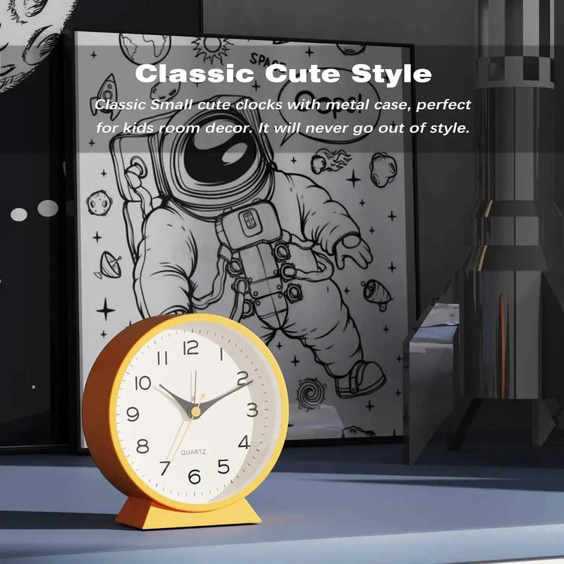 Retro Silent Alarm Clock – Battery-Operated Non-Ticking with Light for Bedroom or Desk