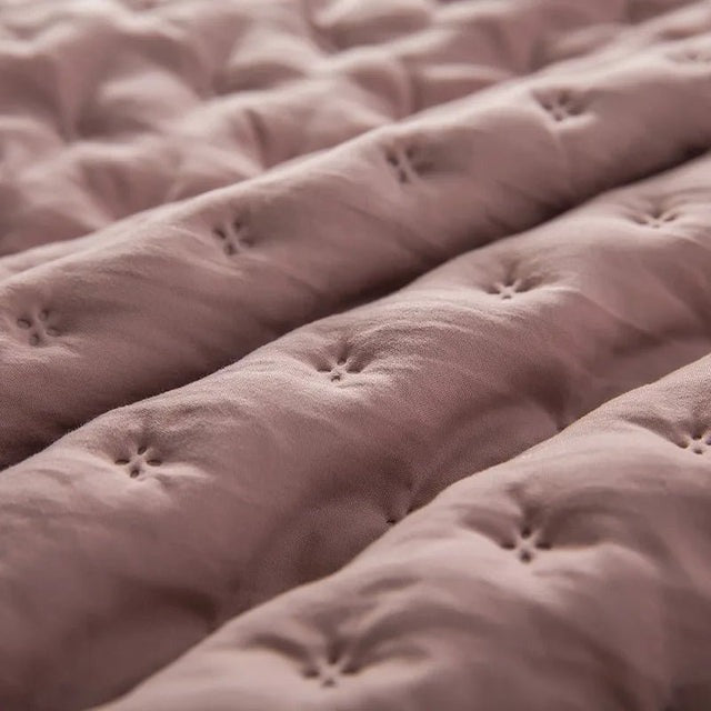 Luxury 3-Piece Quilted Bedspread Set – Ultra-Soft Reversible Microfiber with Embossed Pattern & Pillow Shams